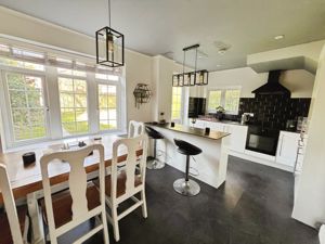 Kitchen diner- click for photo gallery